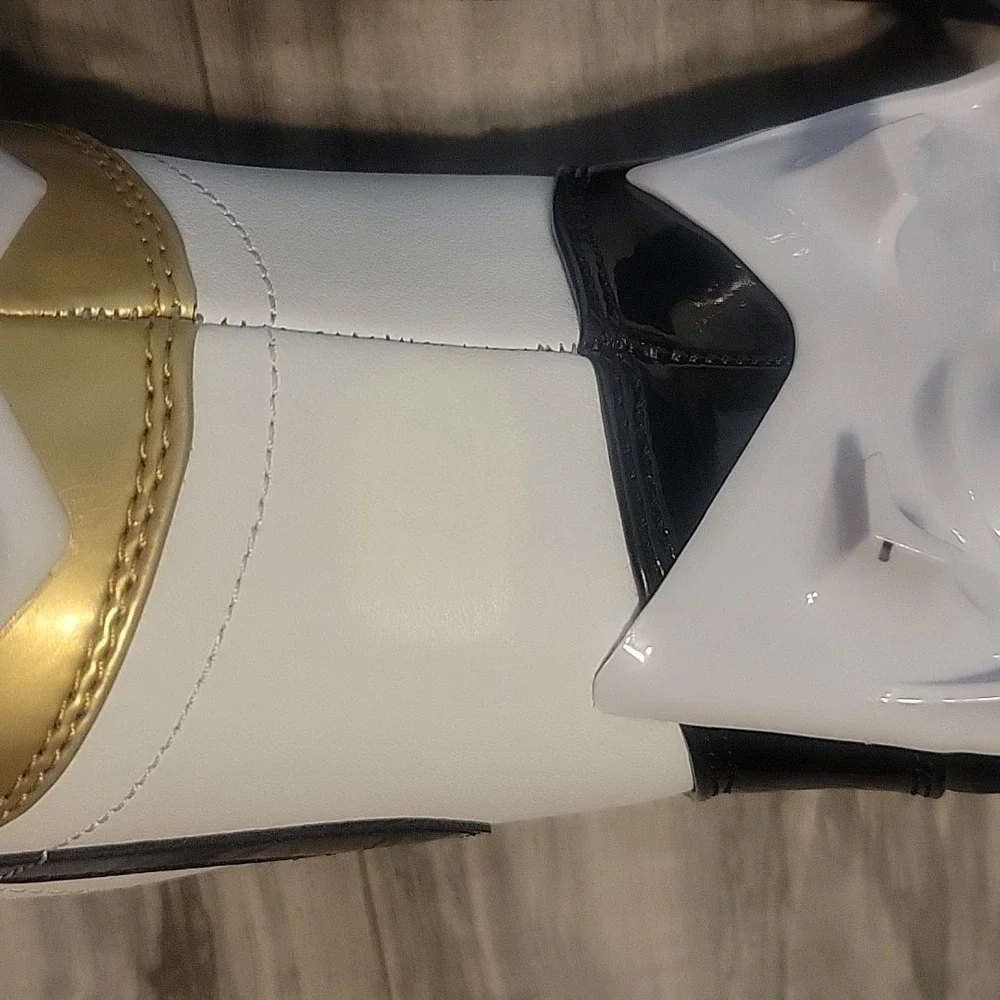 Jordan 1 Low TD  Football Cleats FJ6245-701 Metallic Gold Black White Mens‎ 12